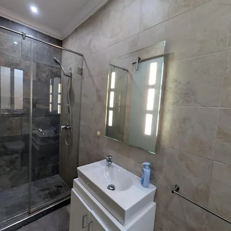 Modern 3br - Short Walk To Sea & Shops Apartament
