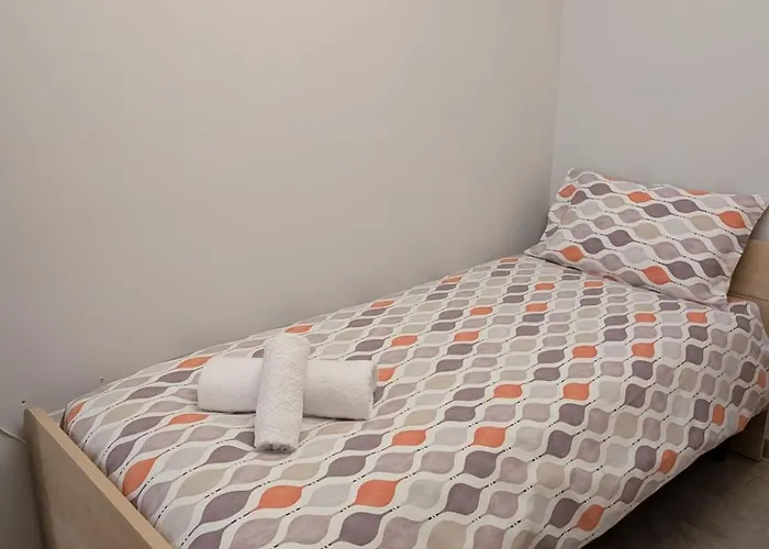 Appartement Modern 3br - Short Walk To Sea & Shops