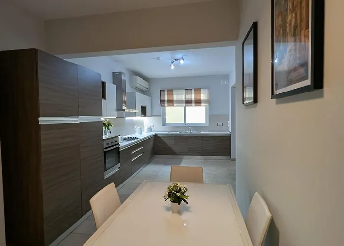 Lejlighed Modern 3br - Short Walk To Sea & Shops