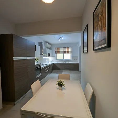 Apartament Modern 3br - Short Walk To Sea & Shops